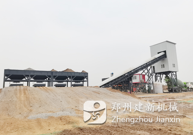 山西絳縣90免基礎混凝土攪拌站客戶(hù)現場(chǎng)